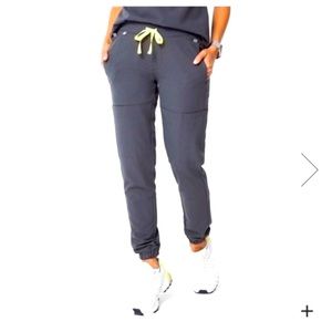 ISO this scrub pants on charcoal color . Small , xs petite size